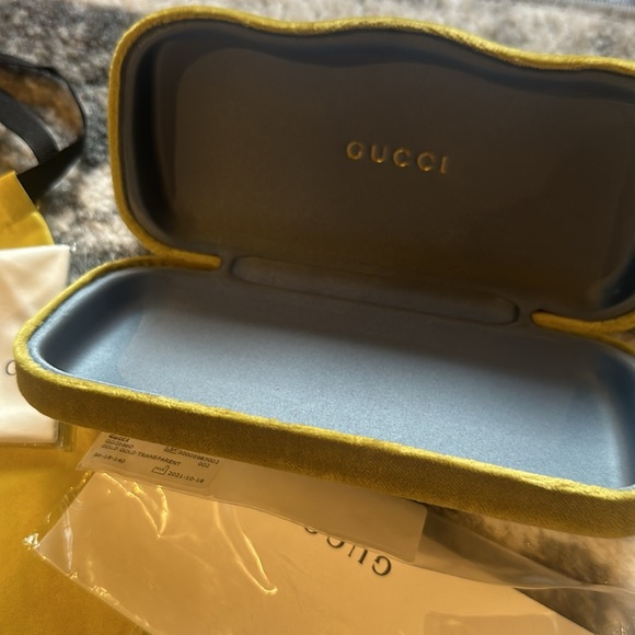 New Authentic Gucci Eyeglasses Case with soft silk pouch, wipes, extra lens - Picture 5 of 5